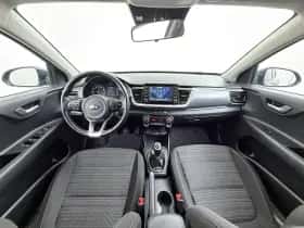 Kia Stonic (2017) thumbnail 34
