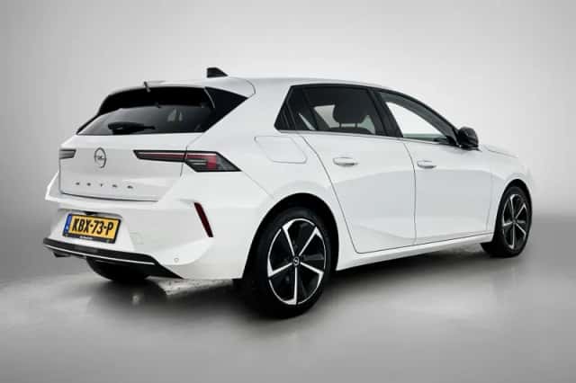 Opel Astra (2022) thumbnail 4
