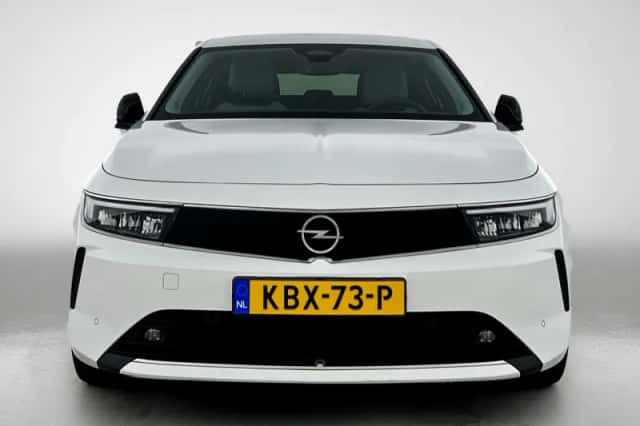 Opel Astra (2022) thumbnail 5