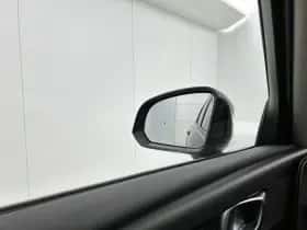 Volvo XC40 (2021) thumbnail 17