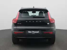 Volvo XC40 (2023) thumbnail 5