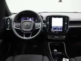 Volvo XC40 (2023) thumbnail 7