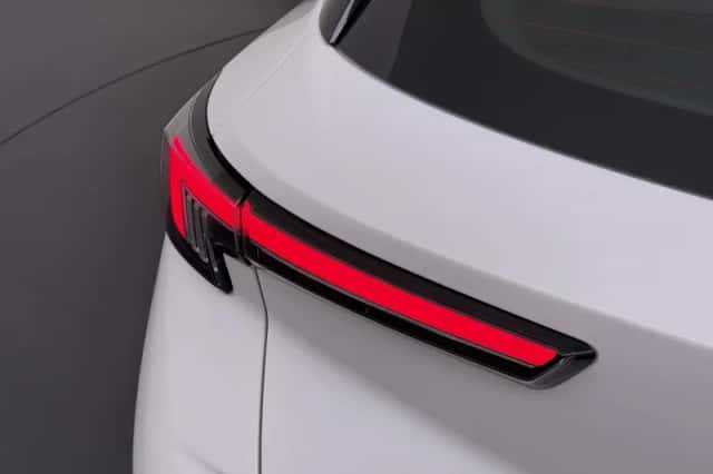 Opel Mokka-e (2021) thumbnail 3