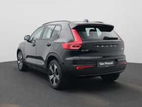 Volvo XC40 (2023) thumbnail 2