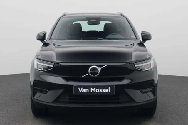 Volvo XC40 (2023) thumbnail 3