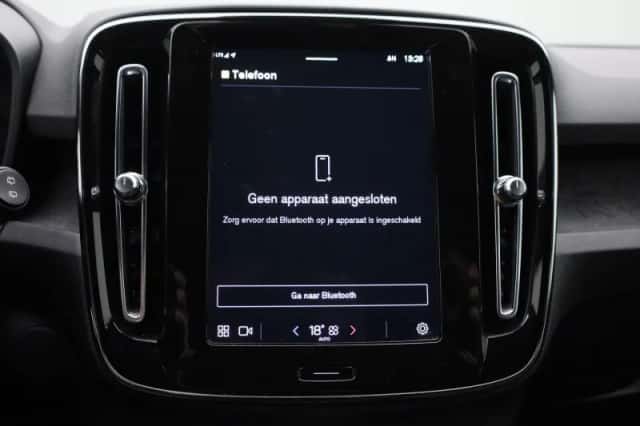 Volvo XC40 (2023) thumbnail 23