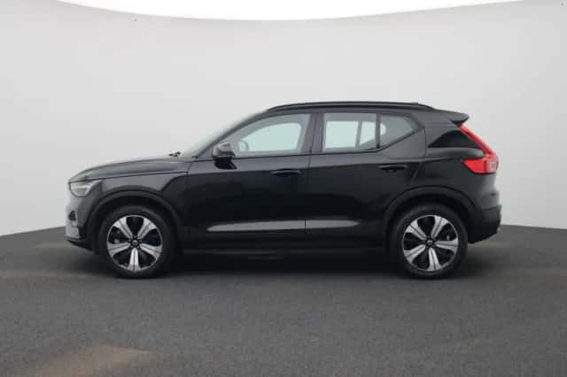 Volvo XC40 (2023) thumbnail 4