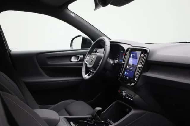 Volvo XC40 (2023) thumbnail 32