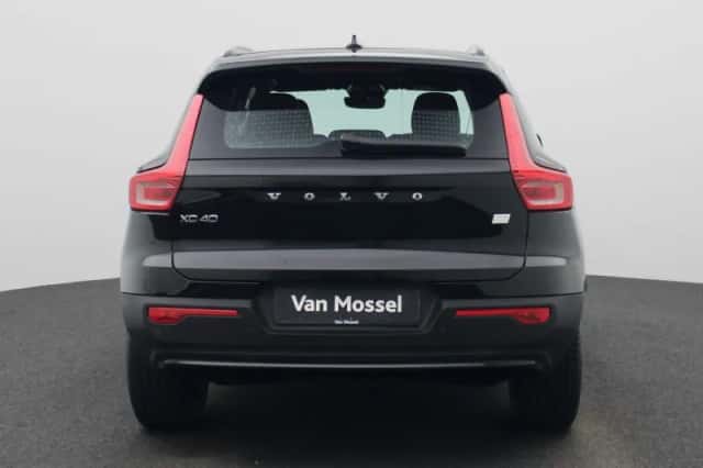 Volvo XC40 (2023) thumbnail 5