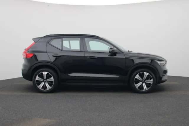 Volvo XC40 (2023) thumbnail 6