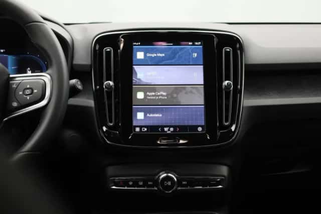 Volvo XC40 (2023) thumbnail 9