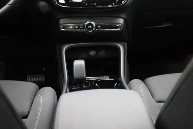 Volvo XC40 (2023) thumbnail 10