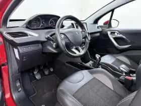 Peugeot 2008 (2018) thumbnail 5