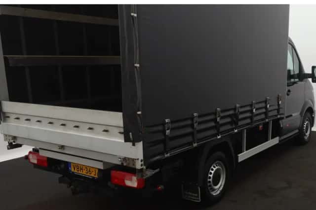 Volkswagen Crafter (2019) thumbnail 3