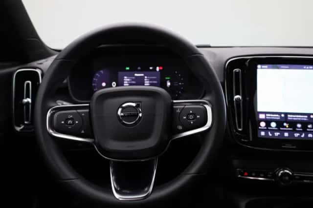Volvo XC40 (2023) thumbnail 6