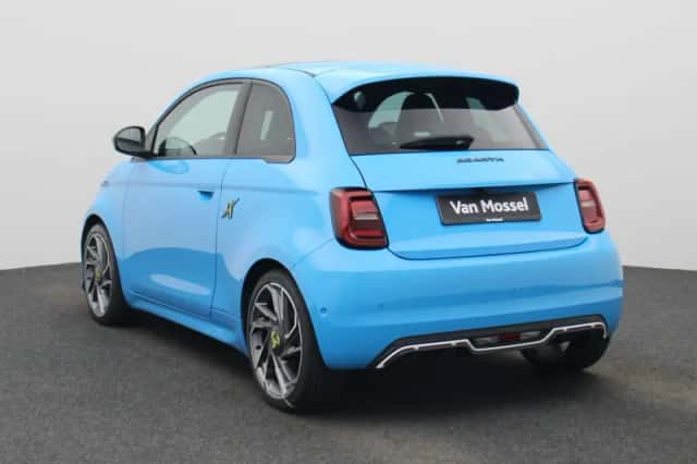 Abarth 500 (2024) thumbnail 2