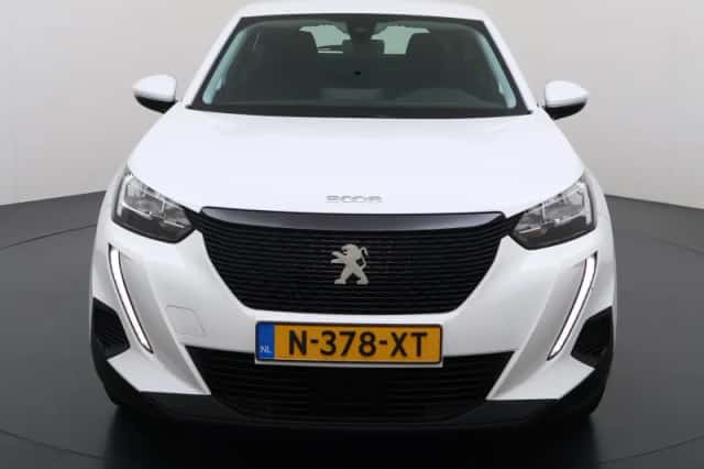 Peugeot 2008 (2022) thumbnail 3