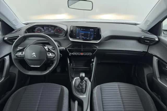 Peugeot 2008 (2022) thumbnail 6