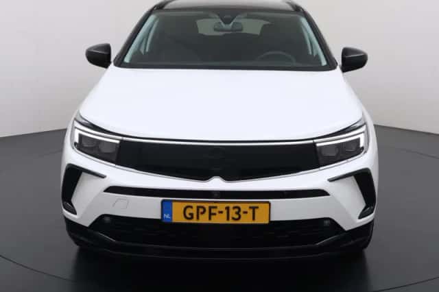 Opel Grandland (2024) thumbnail 2