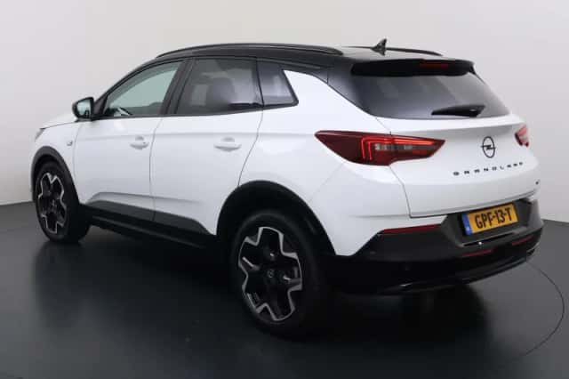 Opel Grandland (2024) thumbnail 3