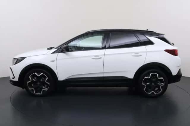 Opel Grandland (2024) thumbnail 4