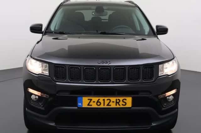 Jeep Compass (2019) thumbnail 3
