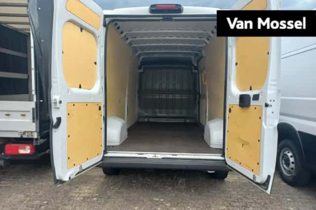 Opel Movano (2024) thumbnail 2