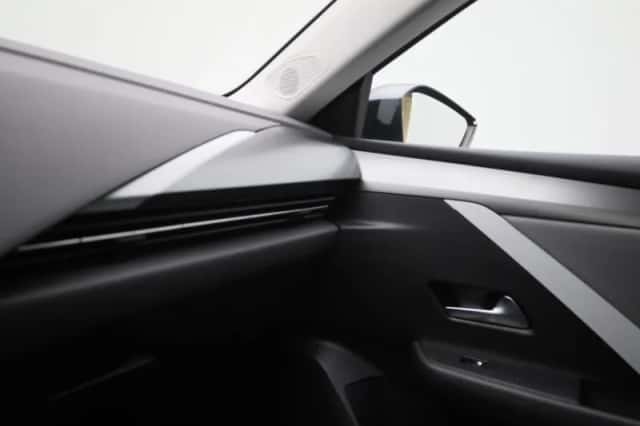 Opel Astra (2023) thumbnail 23