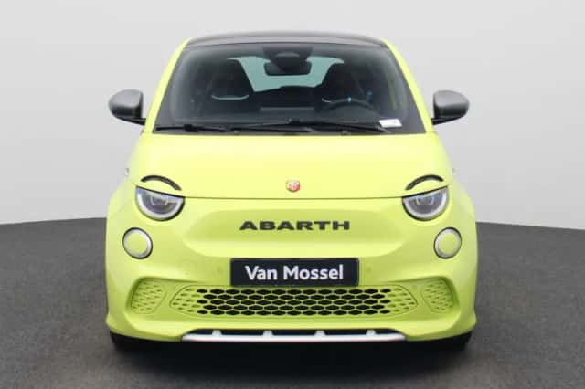 Abarth 500 C (2023) thumbnail 3