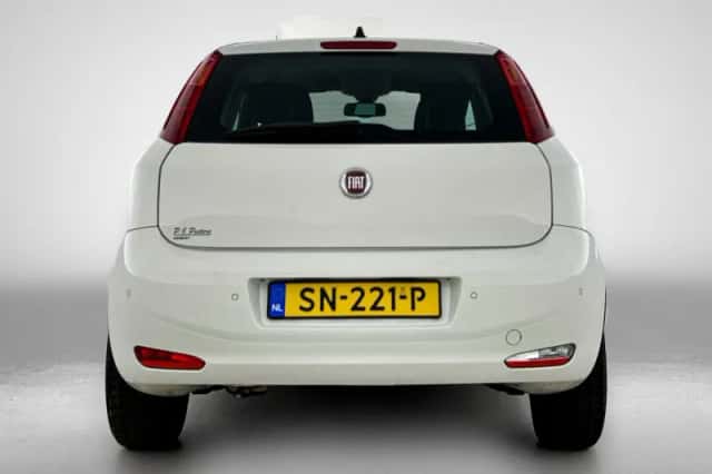 Fiat Punto (2018) thumbnail 3