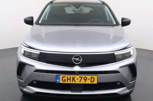 Opel Grandland (2022) thumbnail 2