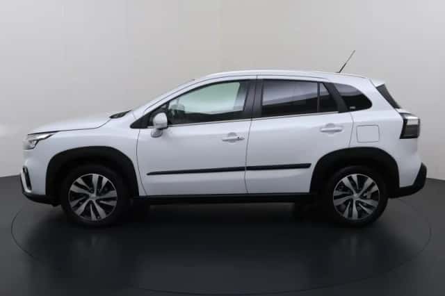 Suzuki S-Cross (2022) thumbnail 3