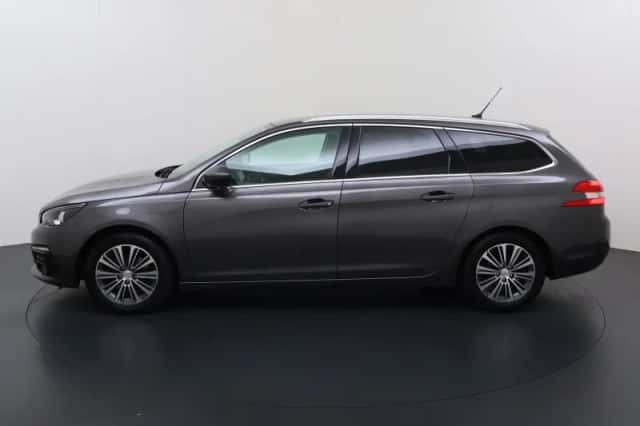 Peugeot 308 (2021) thumbnail 2