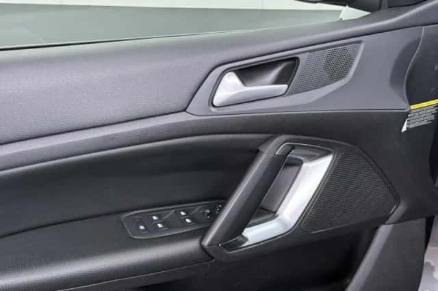 Peugeot 308 (2021) thumbnail 13