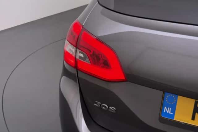 Peugeot 308 (2021) thumbnail 3