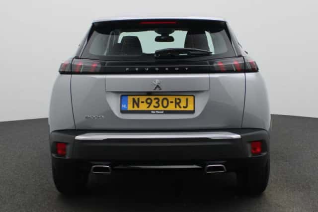 Peugeot 2008 (2022) thumbnail 5