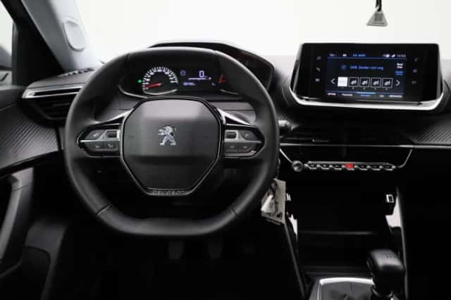 Peugeot 2008 (2022) thumbnail 7
