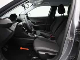 Peugeot 2008 (2022) thumbnail 9