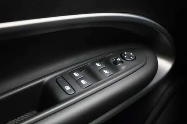 Jeep Avenger (2023) thumbnail 25