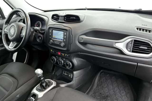 Jeep Renegade (2016) thumbnail 20