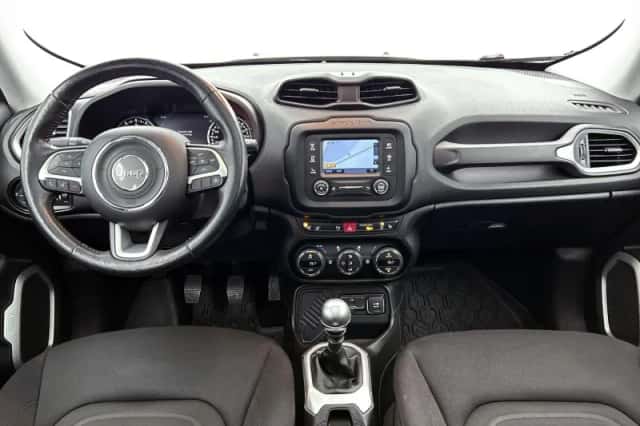 Jeep Renegade (2016) thumbnail 22