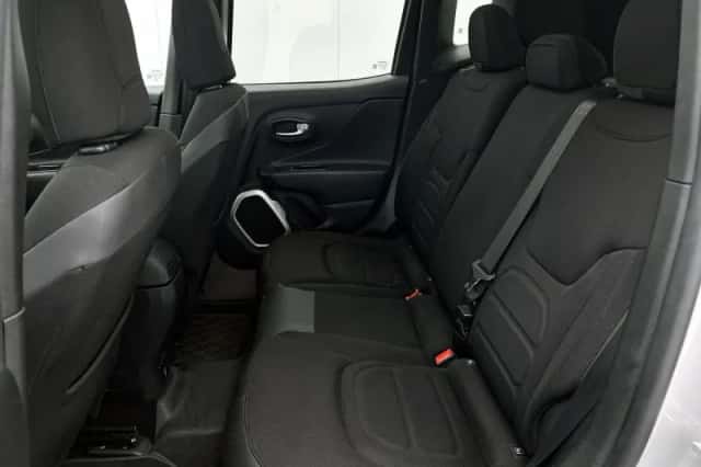 Jeep Renegade (2016) thumbnail 27