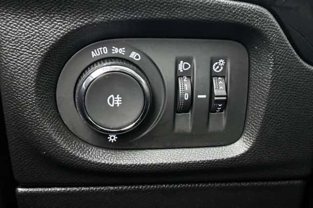 Opel Corsa (2021) thumbnail 23