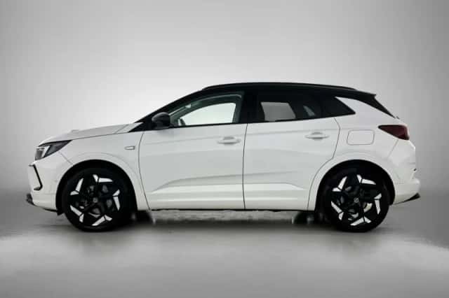 Opel Grandland (2023) thumbnail 2