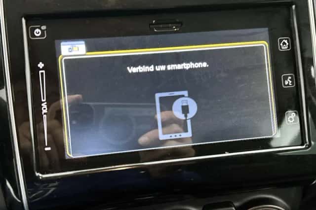 Suzuki Swift (2021) thumbnail 11