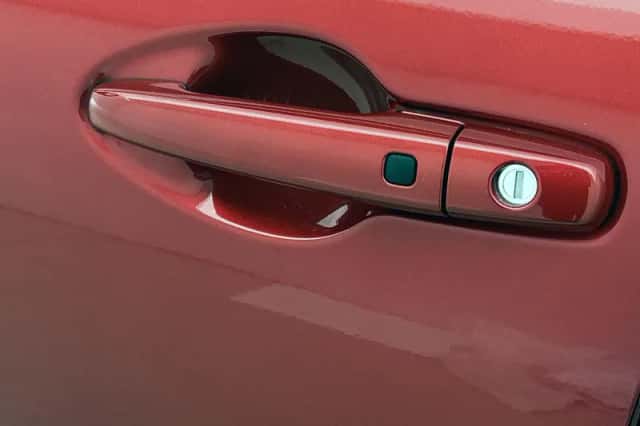 Suzuki Swift (2021) thumbnail 18
