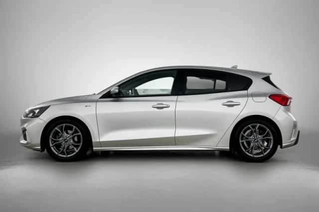Ford Focus (2020) thumbnail 2
