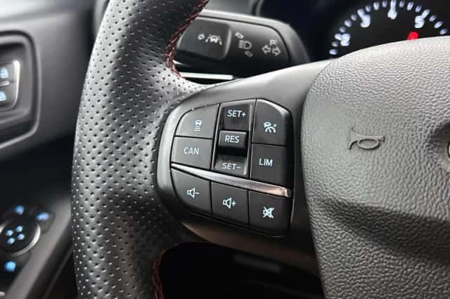 Ford Focus (2020) thumbnail 6