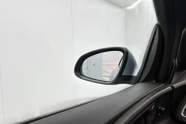 Opel Cascada (2016) thumbnail 25