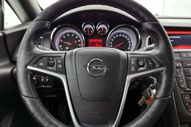 Opel Cascada (2016) thumbnail 31
